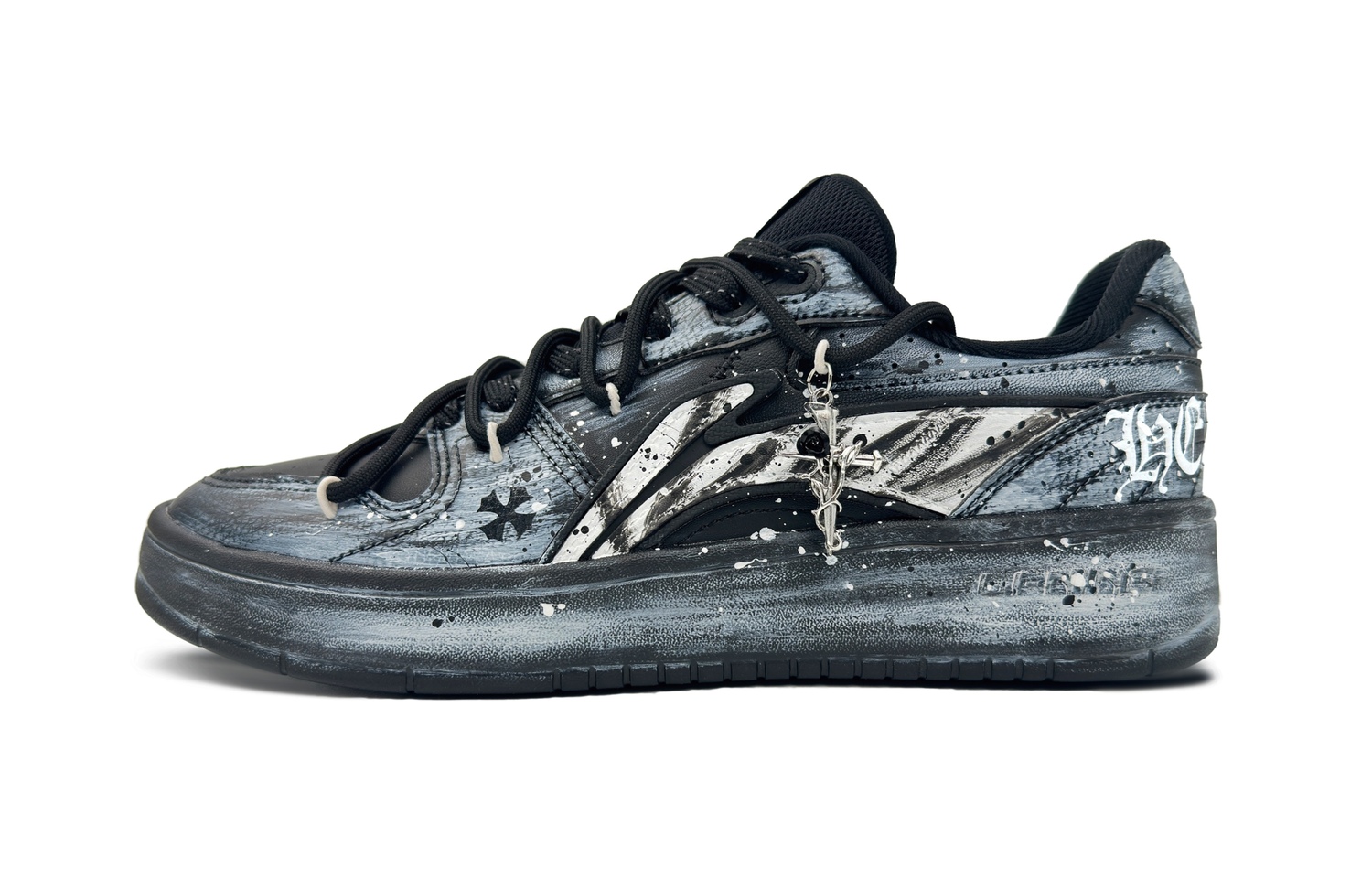 Лининг противоскользящие амортизирующие износостойкие низкие скейтерские кроссовки мужские Black White
Лининг противоскользящие амортизирующие износостойкие низкие скейтерские кроссовки мужские Black White