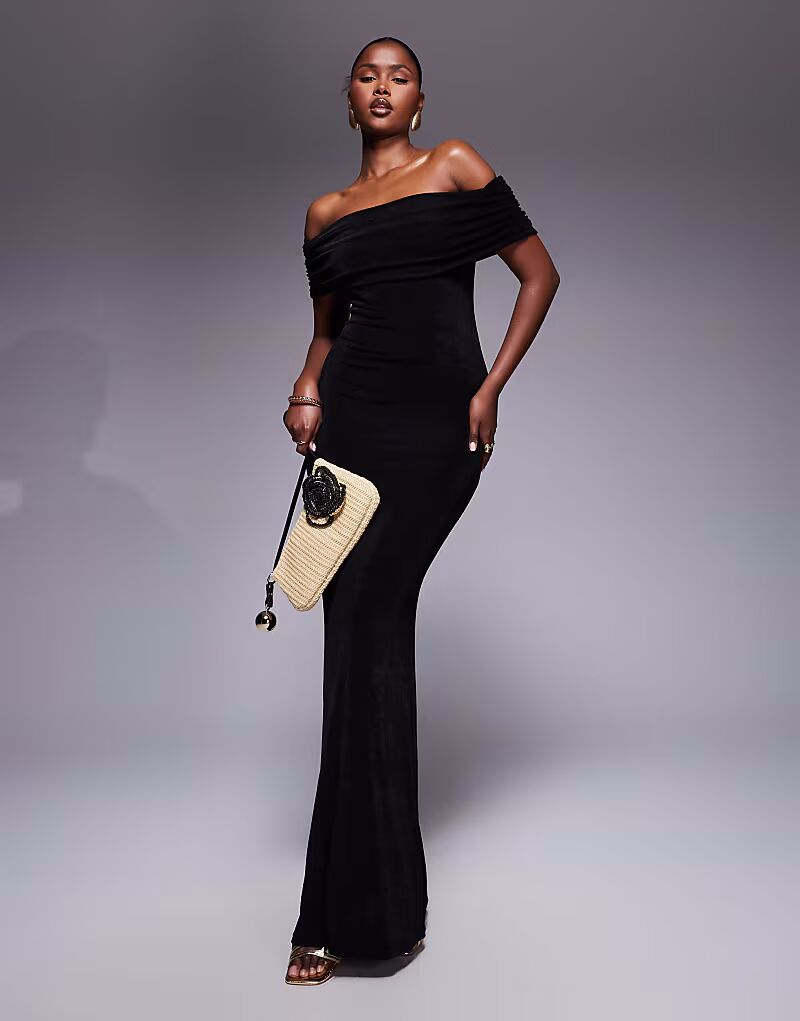 Облегающее макси-платье Aria Cove с фактурной отделкой и сборками черного цвета
Облегающее макси-платье Aria Cove с фактурной отделкой и сборками черного цвета