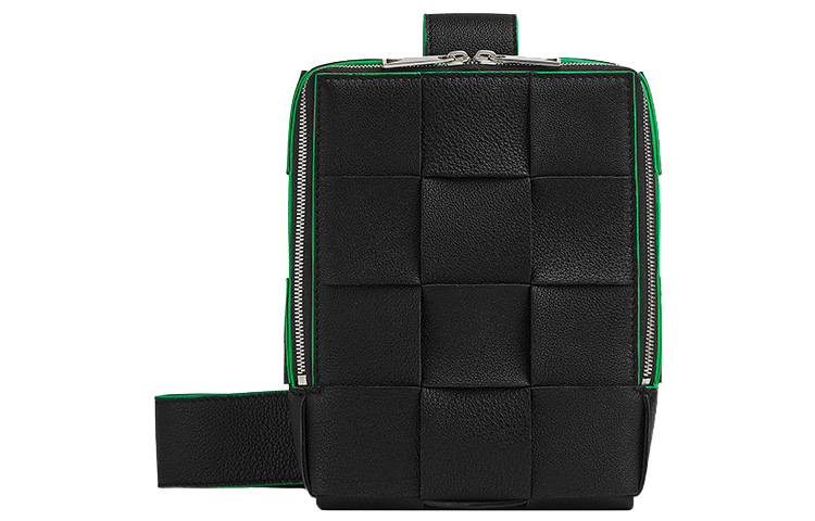 Bottega Veneta CASSETTE Pillow Bag, кроссбоди и сумка через плечо мини, мужская, Buffalo Leather, черный и Parrot Green
Bottega Veneta CASSETTE Pillow Bag, кроссбоди и сумка через плечо мини, мужская, Buffalo Leather, черный и Parrot Green