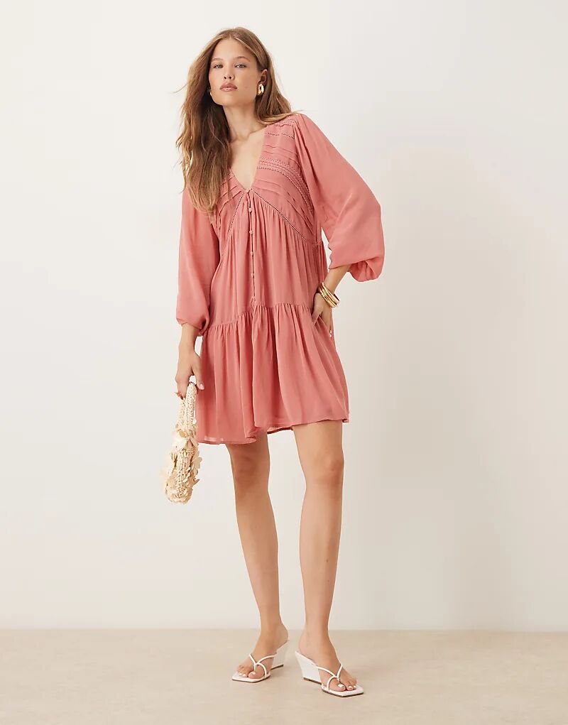 Мини-платье Marley в стиле бохо с V-образным вырезом в тускло-розовом цвете от Nobody's Child 
Мини-платье Marley в стиле бохо с V-образным вырезом в тускло-розовом цвете от Nobody's Child