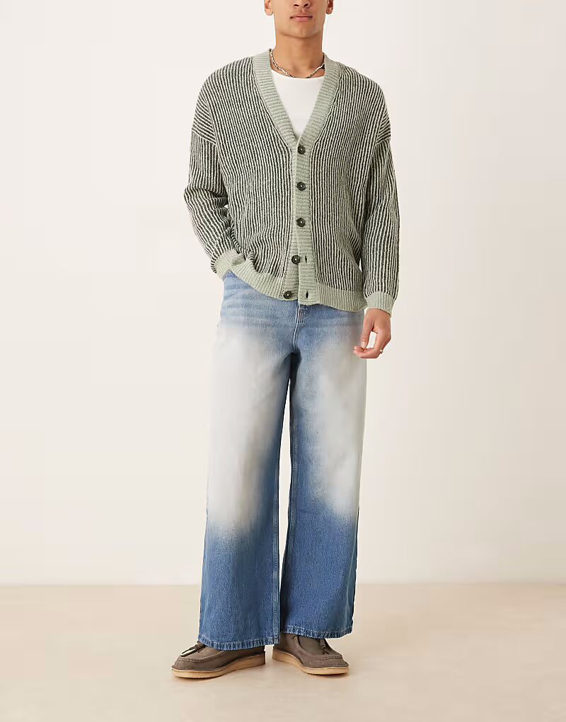 Супермешковатые брюки ASOS DESIGN с экстремальными боковыми вставками в сине-голубом цвете
Супермешковатые брюки ASOS DESIGN с экстремальными боковыми вставками в сине-голубом цвете