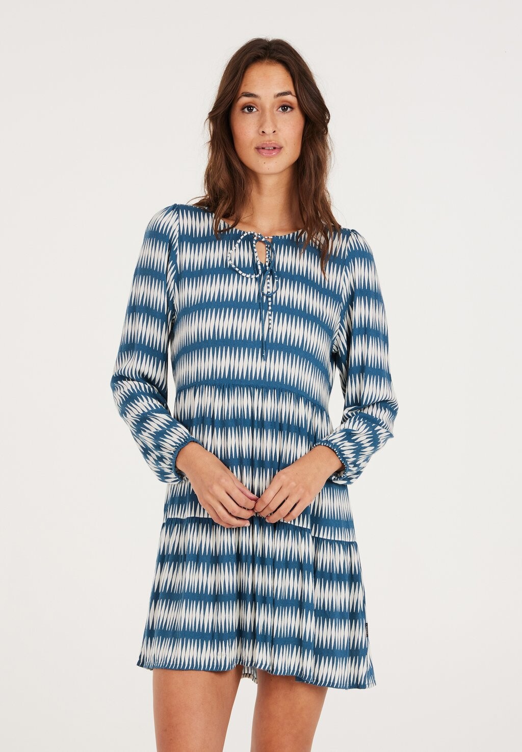 Дневное платье JESS Protest, темно-синий
Дневное платье JESS Protest, темно-синий