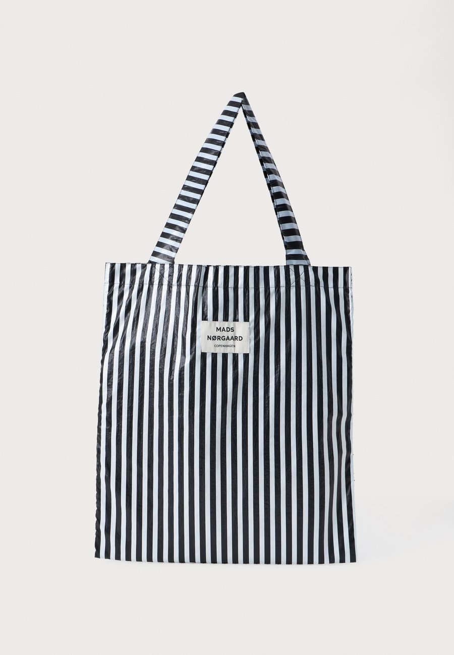 Сумка-шоппер Mads Nørgaard SACKY METALLIC ATOMA BAG, Black
Сумка-шоппер Mads Nørgaard SACKY METALLIC ATOMA BAG, Black
