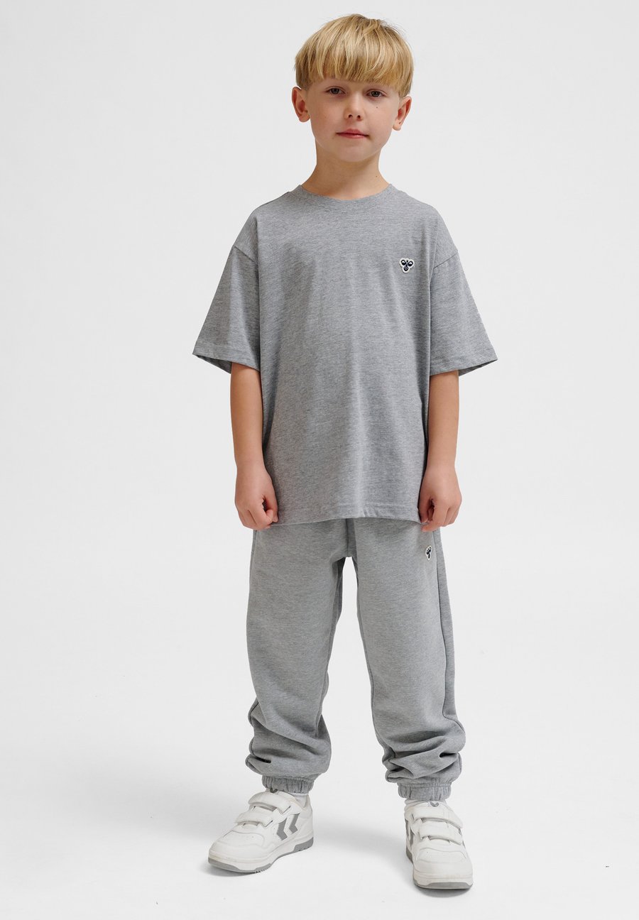 Футболка Hummel LOOSE , Grey Melange/Grey, Серый, Футболка Hummel LOOSE , Grey Melange/Grey
Футболка Hummel LOOSE , Grey Melange/Grey, Серый, Футболка Hummel LOOSE , Grey Melange/Grey