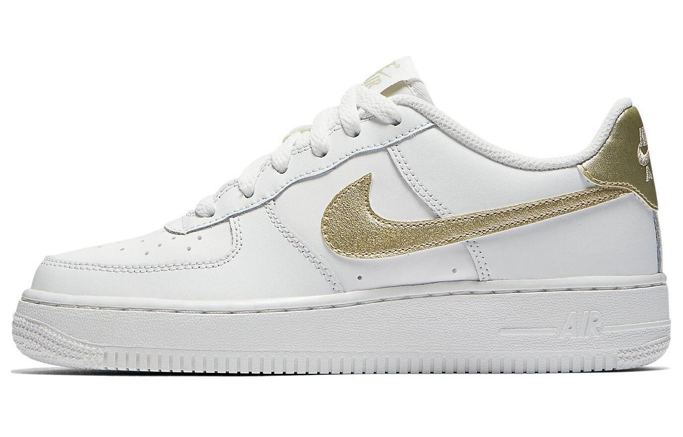 Air Force 1 Low Summit Белый металлик Золотой GS Nike
Air Force 1 Low Summit Белый металлик Золотой GS Nike