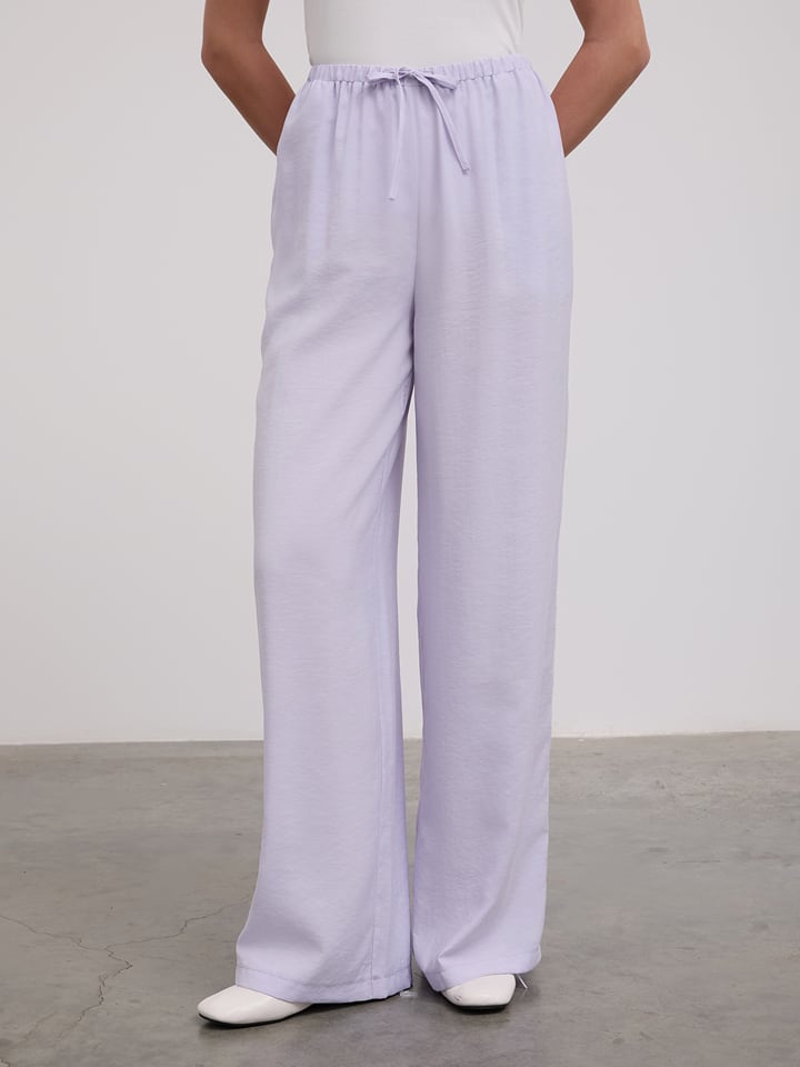 BGN Брюки Марлен фиолетового цвета
BGN Брюки Марлен фиолетового цвета