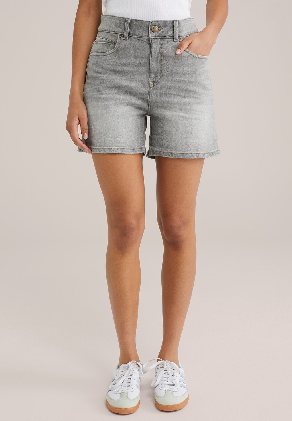 Джинсовые шорты WE Fashion, светло-серый
Джинсовые шорты WE Fashion, светло-серый