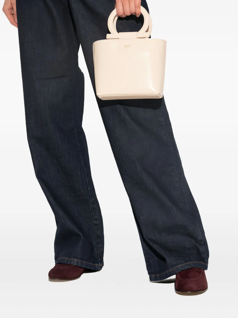 Кожаная мини-сумка Ferragamo, розовый
Кожаная мини-сумка Ferragamo, розовый