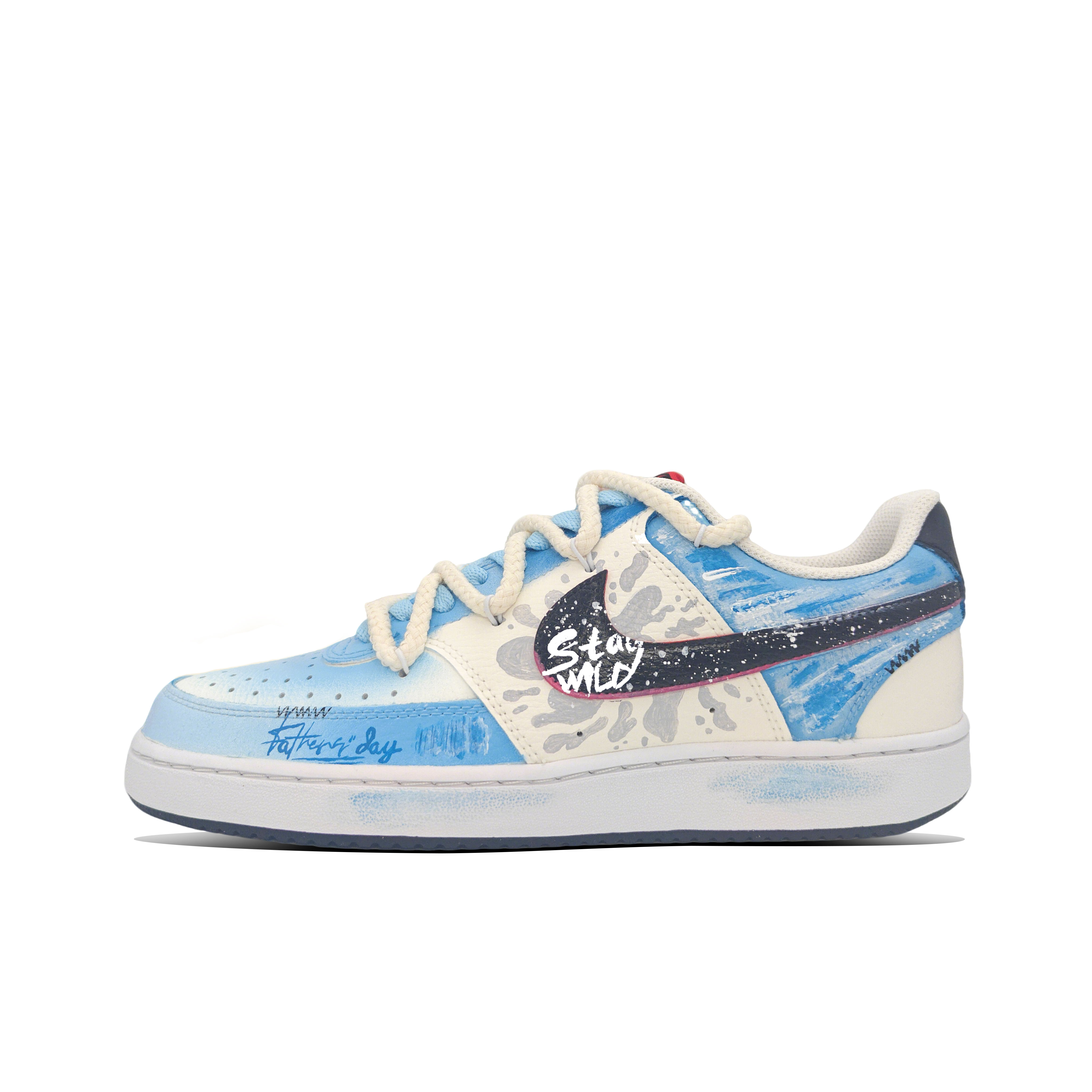 Nike Кроссовки Court Vision 1 Sea Salt Graffiti, износостойкие и легкие, низкие, мужские, для скейтбординга, сине-белые
Nike Кроссовки Court Vision 1 Sea Salt Graffiti, износостойкие и легкие, низкие, мужские, для скейтбординга, сине-белые