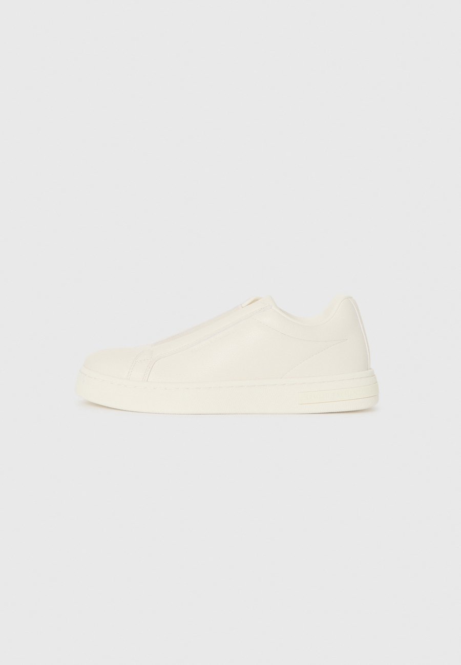 Кроссовки Armani Exchange LONDON, Off White/Off-White
Кроссовки Armani Exchange LONDON, Off White/Off-White