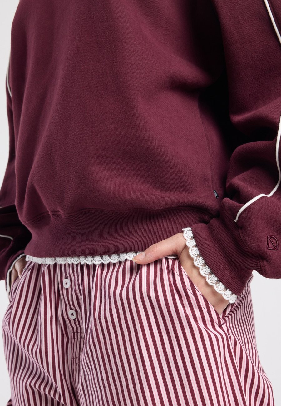 Толстовка America Today Sweatshirt, Bordeaux
Толстовка America Today Sweatshirt, Bordeaux