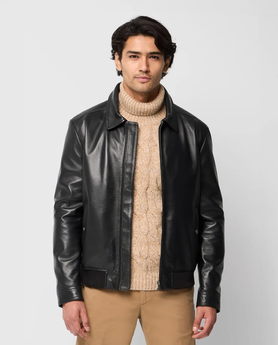 Куртка-бомбер из кожи с воротником-рубашкой Pertegaz, черный
Куртка-бомбер из кожи с воротником-рубашкой Pertegaz, черный