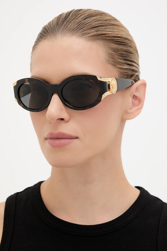 Солнцезащитные очки Versace, коричневый
Солнцезащитные очки Versace, коричневый