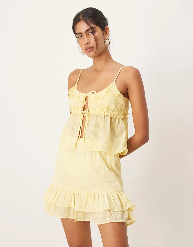 Топ Pimkie с завязкой спереди и оборкой в желтую полоску
Топ Pimkie с завязкой спереди и оборкой в желтую полоску