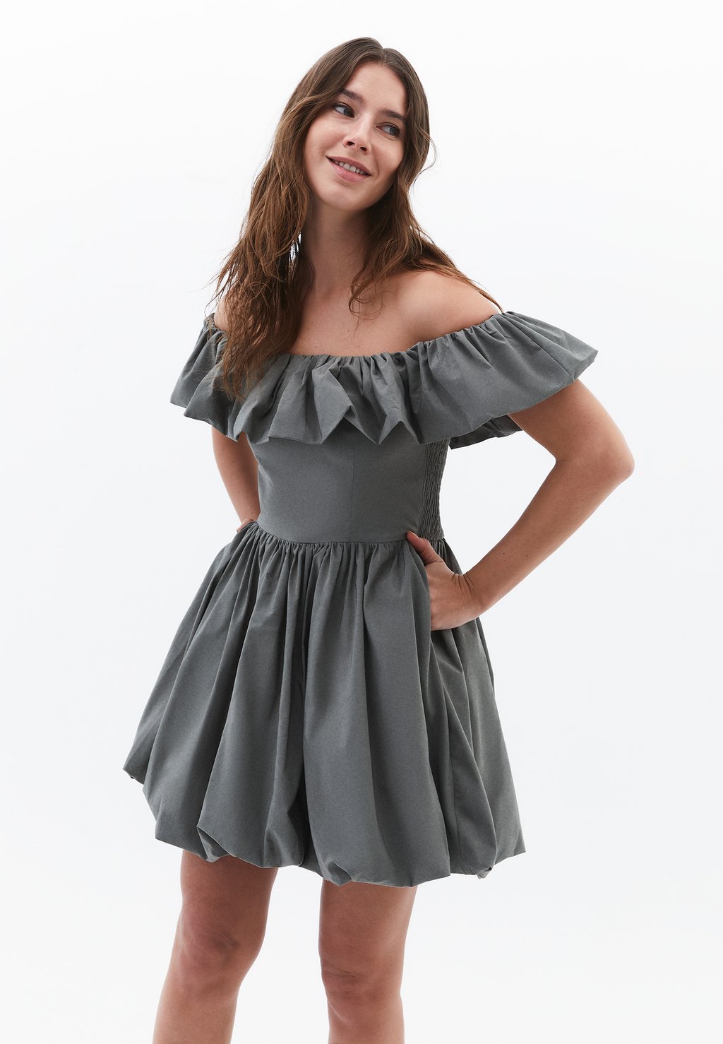 Повседневное платье MIT BALLONSCHNITT OXXO, хаки
Повседневное платье MIT BALLONSCHNITT OXXO, хаки