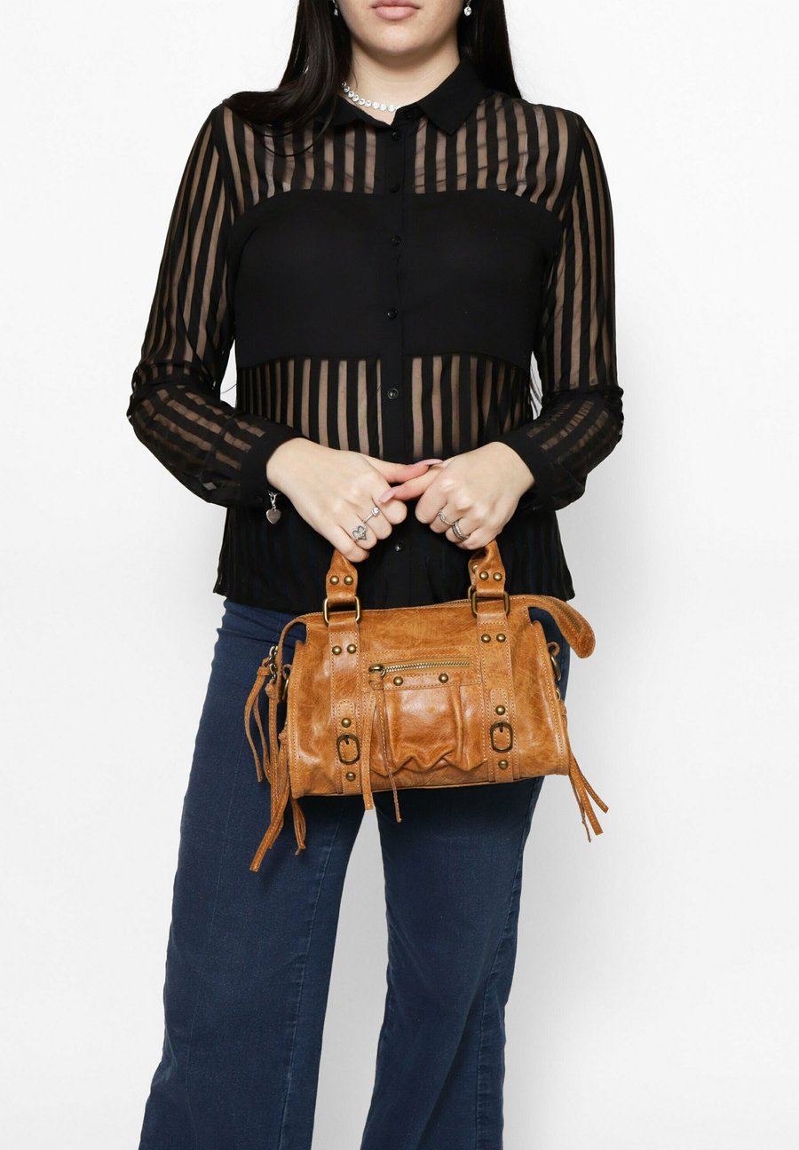 Сумка Chiara Ferretti Handbag, Cognac
Сумка Chiara Ferretti Handbag, Cognac