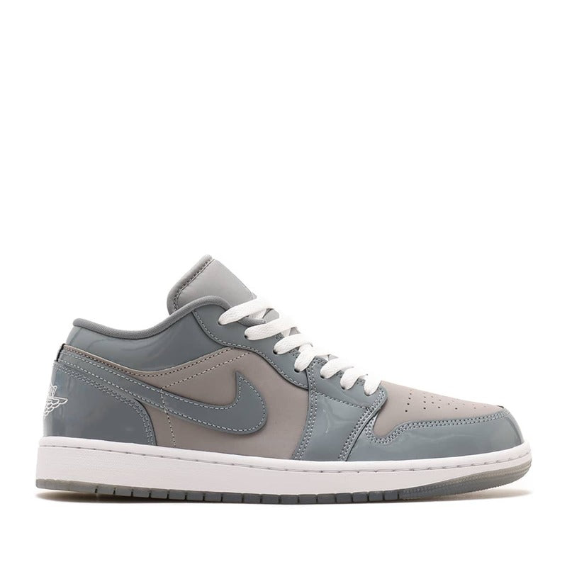 Кроссовки Jordan 1 Low SE Medium Grey Cool Grey White
Кроссовки Jordan 1 Low SE Medium Grey Cool Grey White