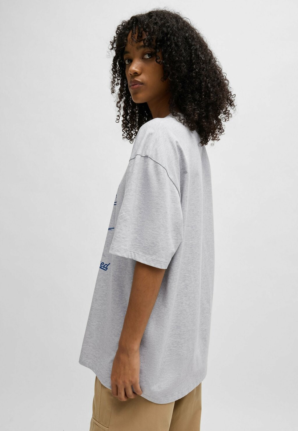 Футболка с принтом TILUNI HUGO, серый
Футболка с принтом TILUNI HUGO, серый