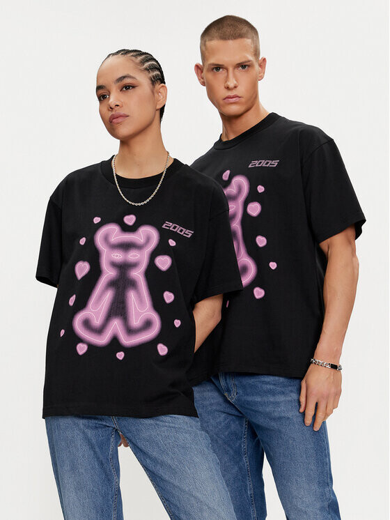 Футболка стандартного кроя 2005, черный
Футболка стандартного кроя 2005, черный