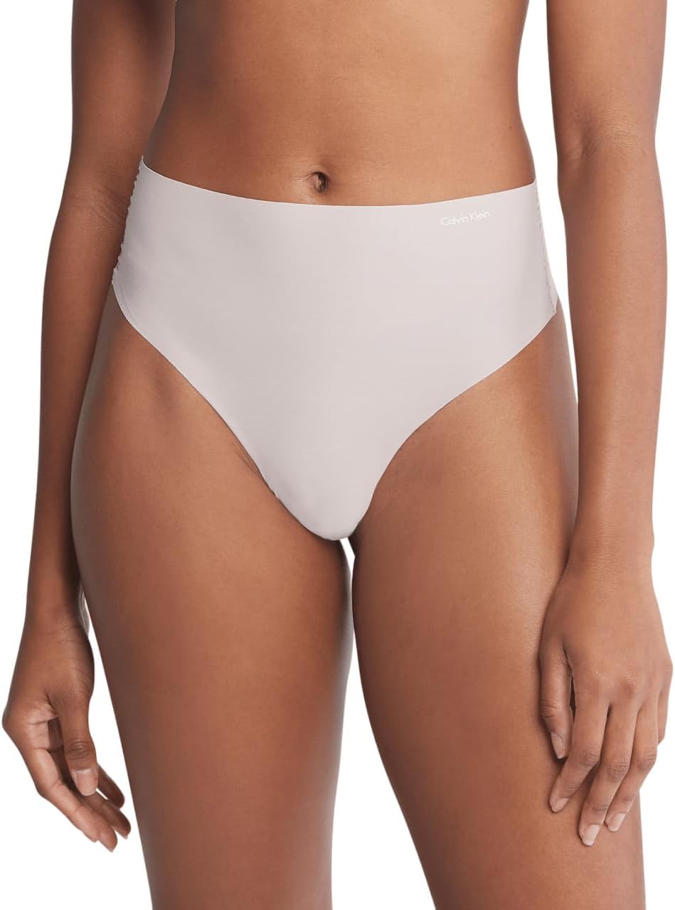 Женские трусики-стринги Calvin Klein Invisibles с высокой талией, Cloud Gray
Женские трусики-стринги Calvin Klein Invisibles с высокой талией, Cloud Gray