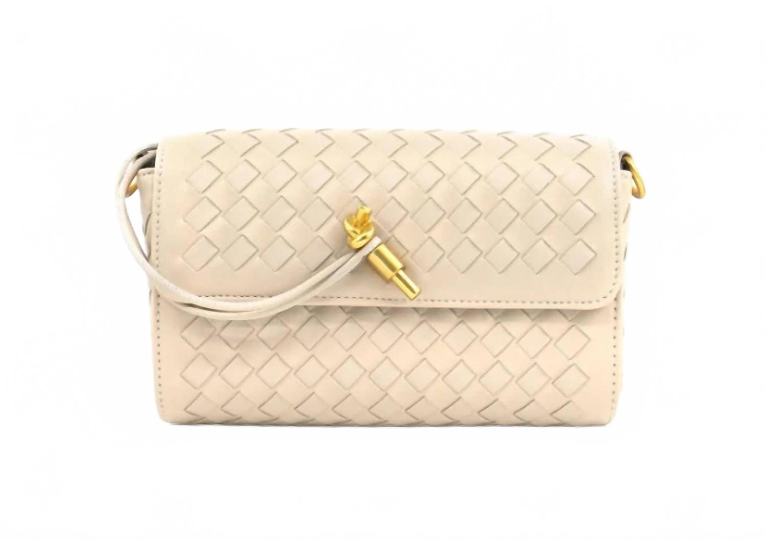 BC Handbags Плетеный клатч Portia бежевого цвета
BC Handbags Плетеный клатч Portia бежевого цвета