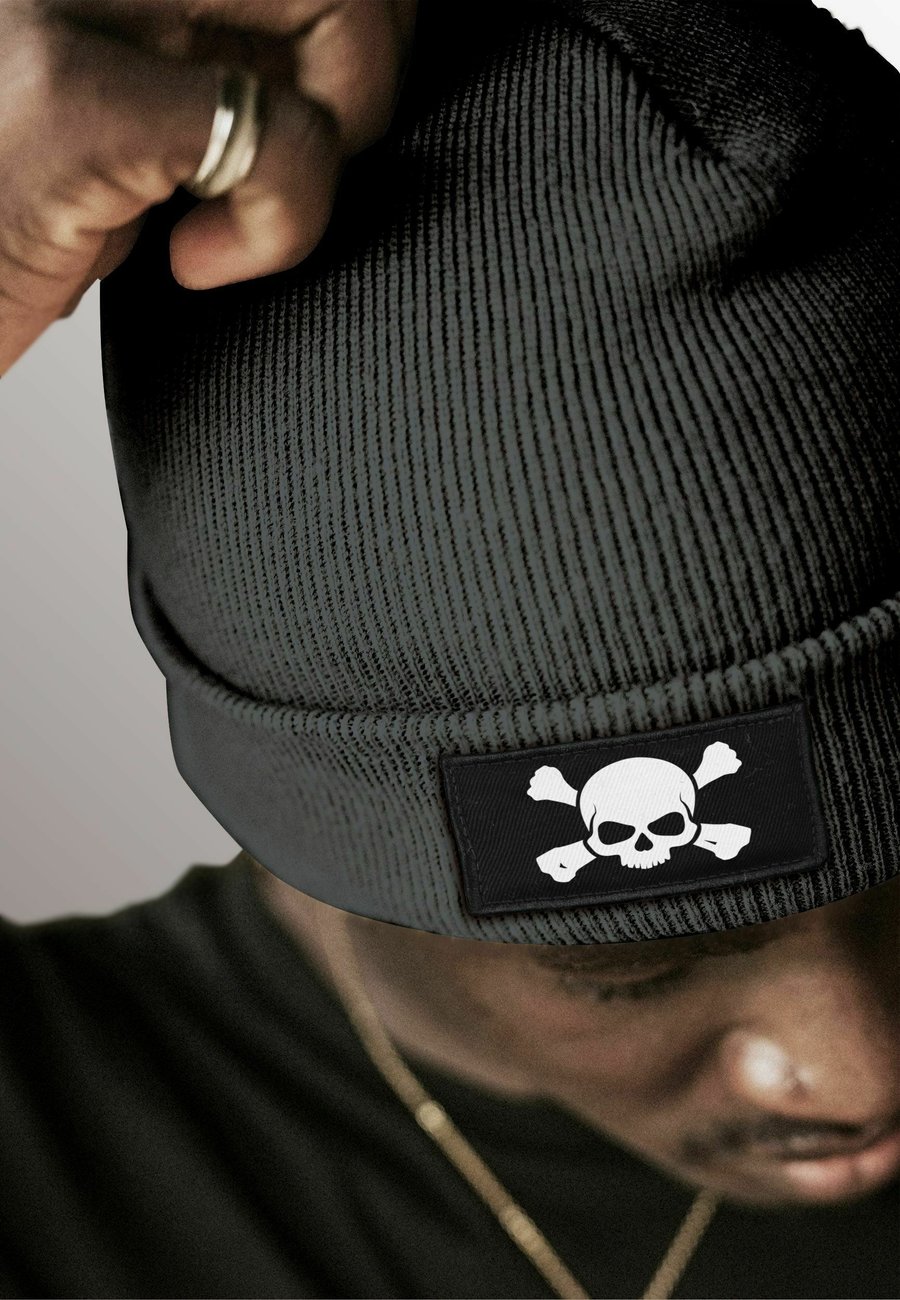 Шапка Neverless WINTER MIT PATCH SKULL TOTENKOPF , Dunkelgrau/Dark Grey
Шапка Neverless WINTER MIT PATCH SKULL TOTENKOPF , Dunkelgrau/Dark Grey