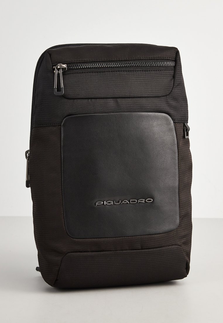 Сумка через плечо Piquadro, черный 
Сумка через плечо Piquadro, черный