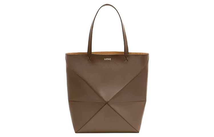 Сумка LOEWE
Сумка LOEWE