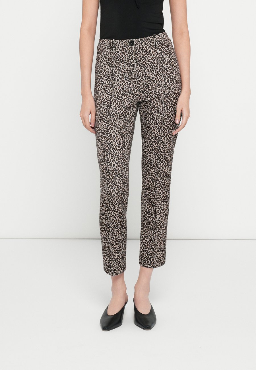 Брюки Marc Cain Trousers, Magnolia/Beige
Брюки Marc Cain Trousers, Magnolia/Beige