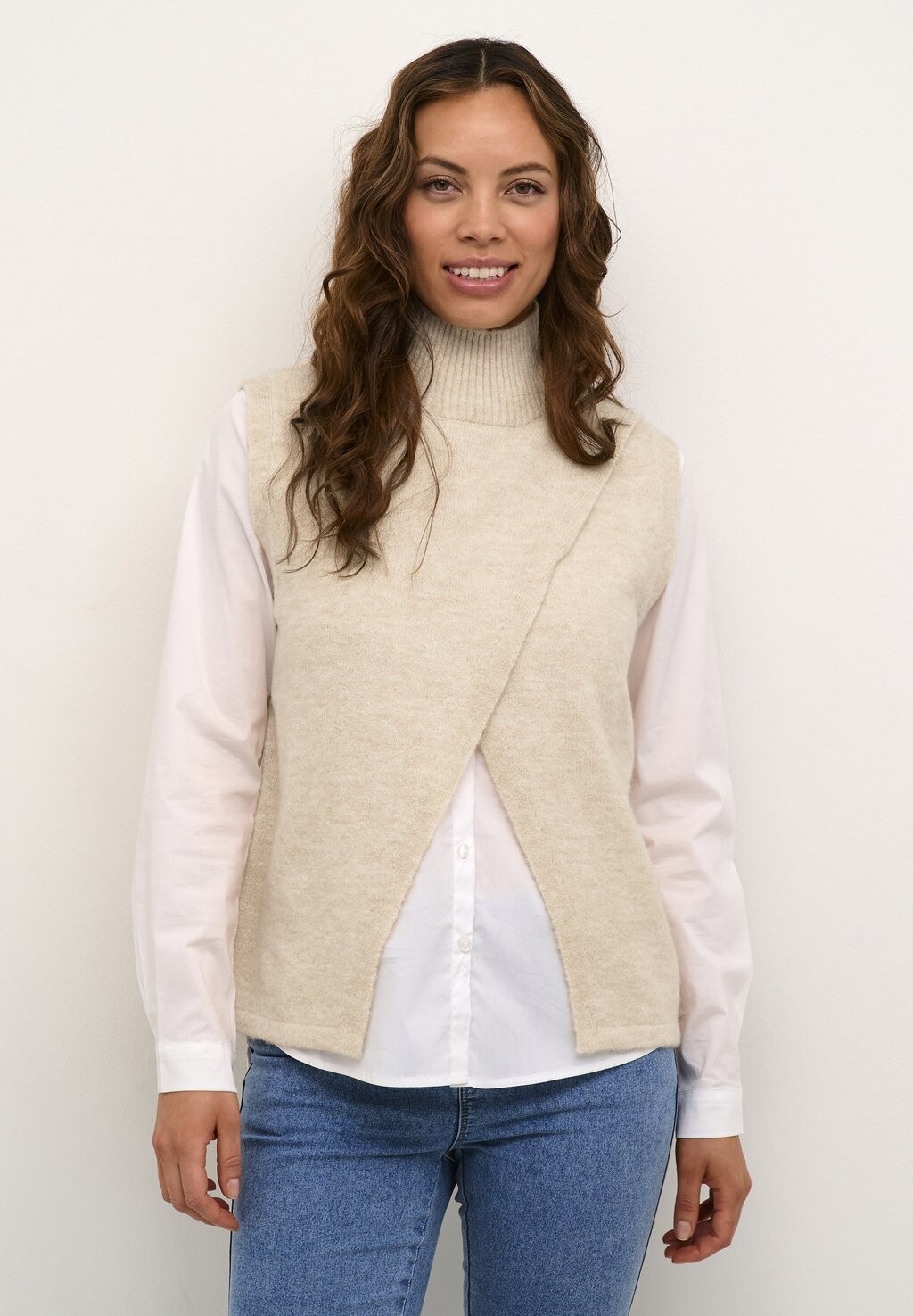 Топ TARIS Kaffe, песочный
Топ TARIS Kaffe, песочный