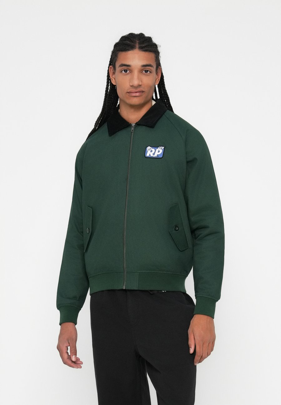 Куртка Rivvia Projects CLUB BUDDY JACKET, Forest Black/Dark Green
Куртка Rivvia Projects CLUB BUDDY JACKET, Forest Black/Dark Green