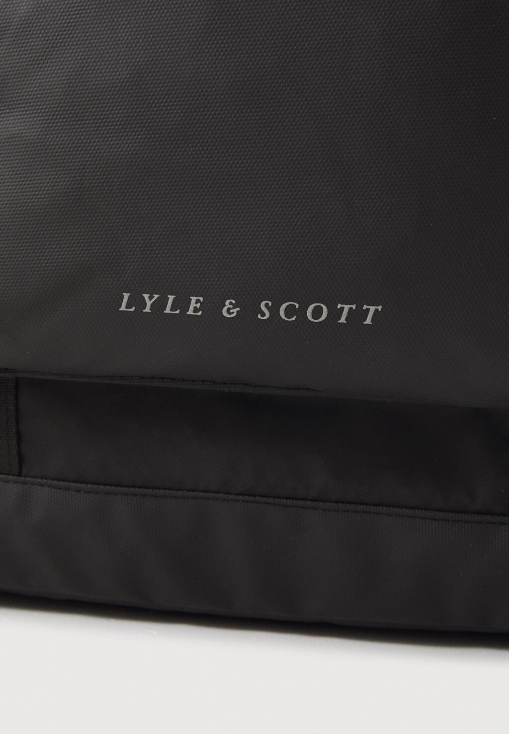 Рюкзак COMMUTER BAG UNISEX Lyle & Scott, черный
Рюкзак COMMUTER BAG UNISEX Lyle & Scott, черный