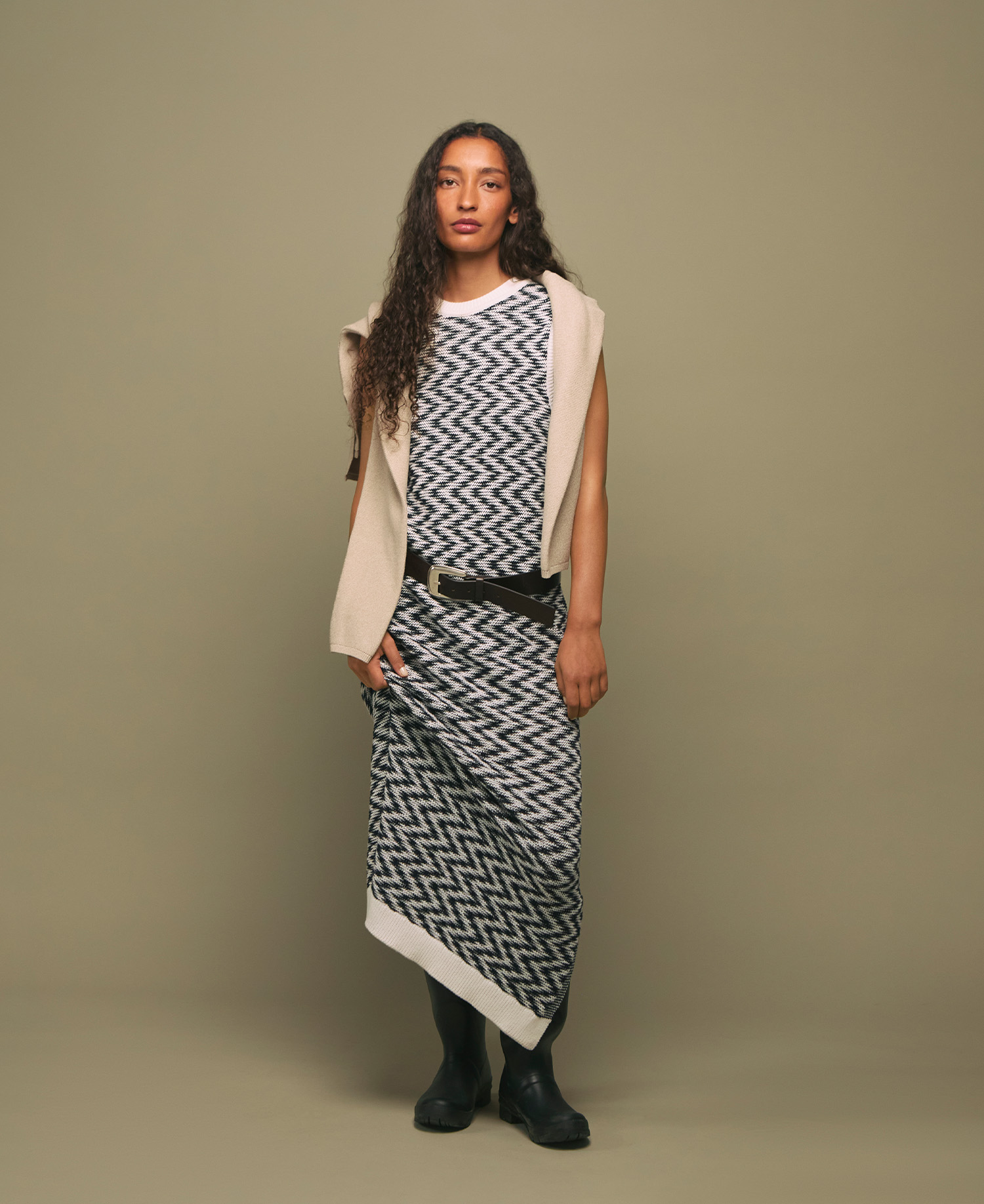 Платье миди Barbour Olivia Knitted, Cloud/Navy
Платье миди Barbour Olivia Knitted, Cloud/Navy