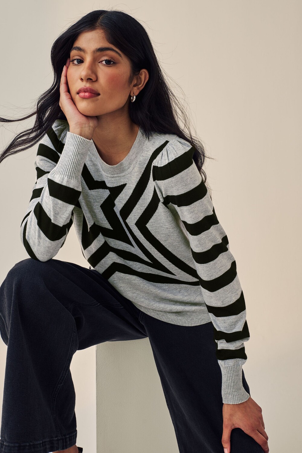 Вязаный джемпер с круглым вырезом и длинными рукавами Next, серый
Вязаный джемпер с круглым вырезом и длинными рукавами Next, серый