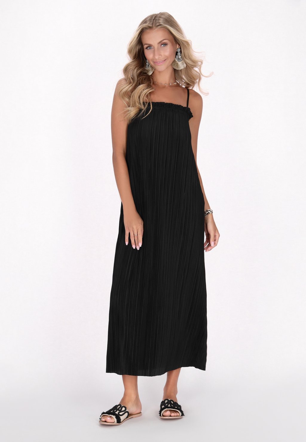 Платье-джемпер IZIA, черный
Платье-джемпер IZIA, черный