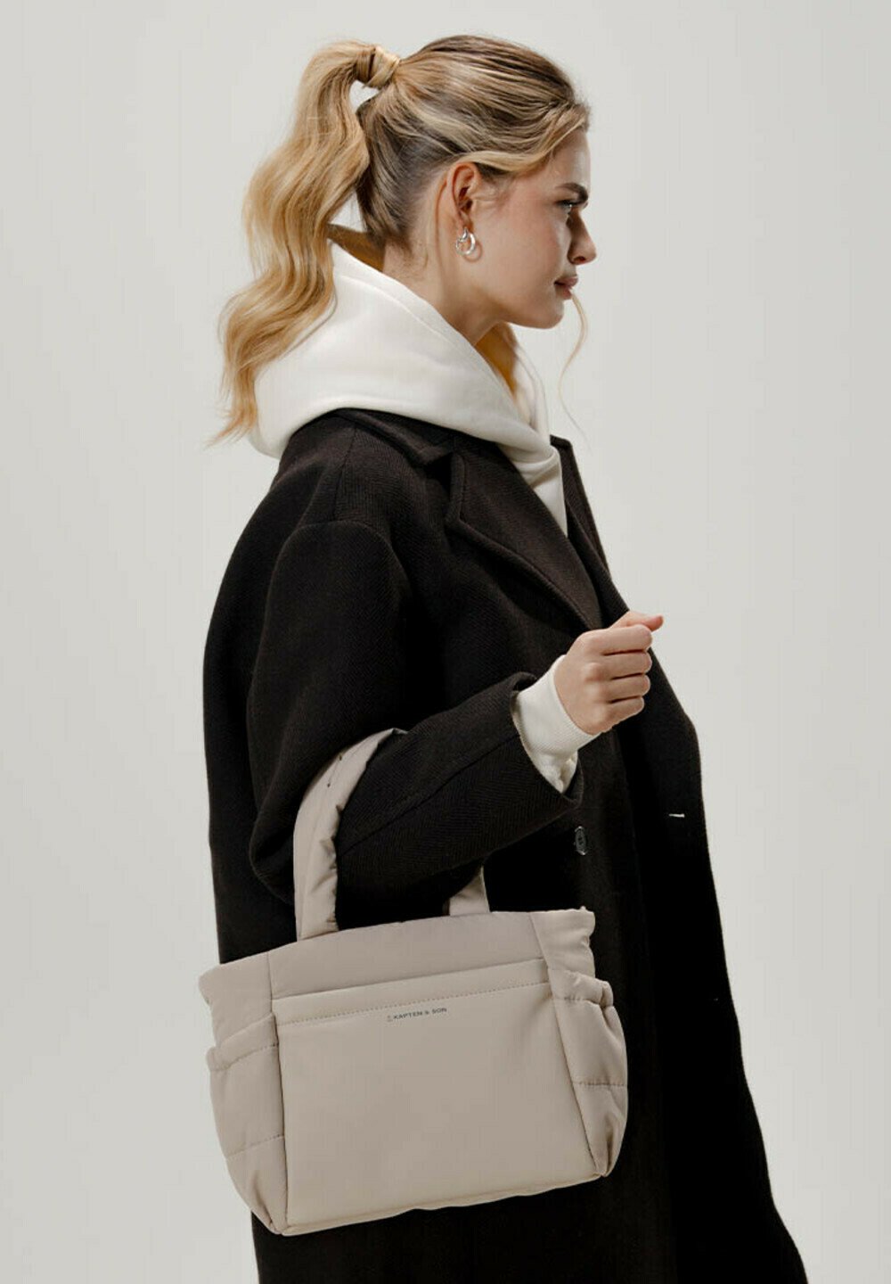 Сумка HELLVI CLOUD SMALL Kapten & Son, бежевый
Сумка HELLVI CLOUD SMALL Kapten & Son, бежевый