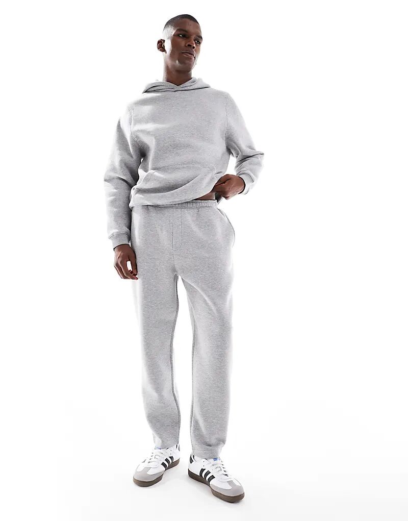 Зауженные спортивные брюки ASOS DESIGN с фиксированным подолом светло-серого цвета
Зауженные спортивные брюки ASOS DESIGN с фиксированным подолом светло-серого цвета