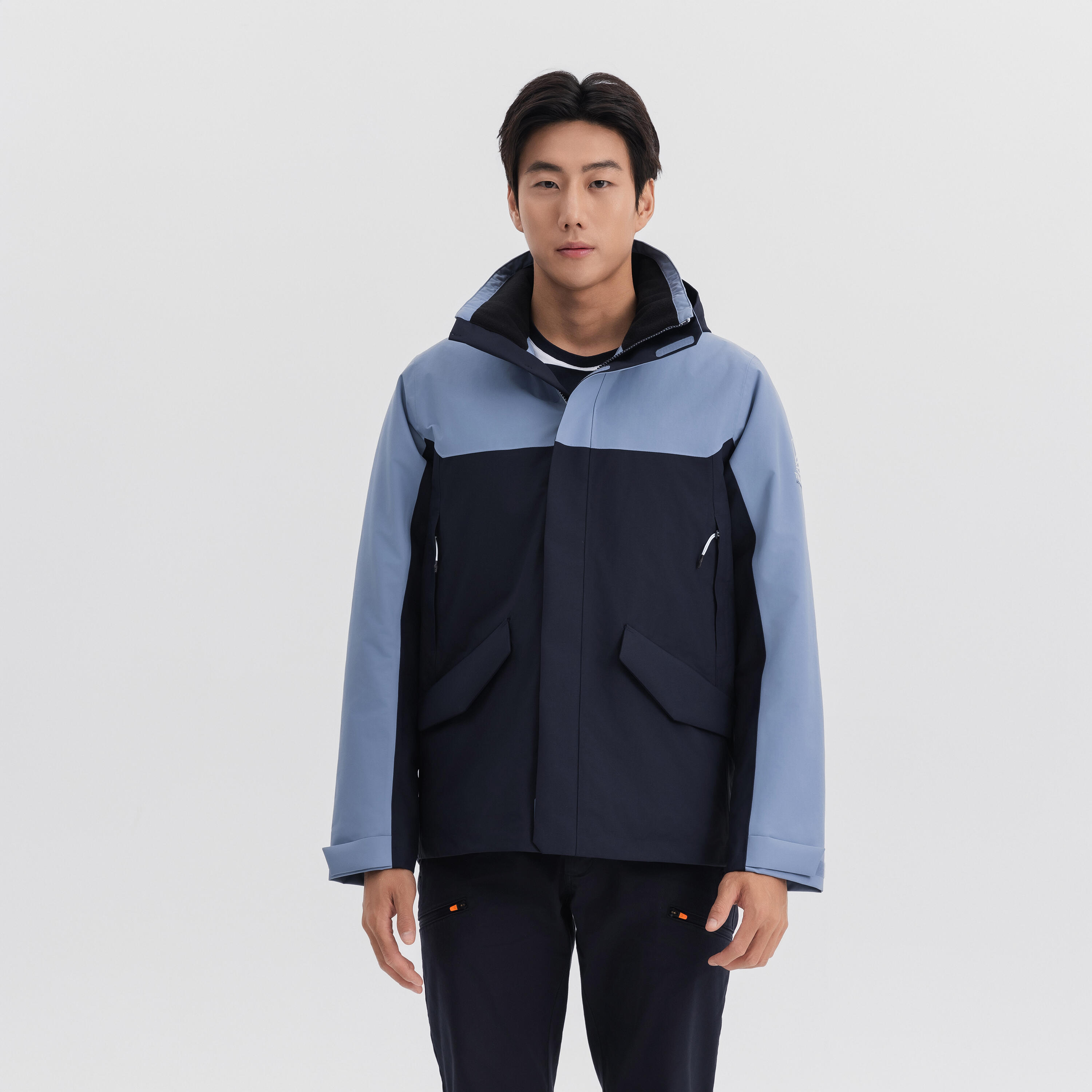 Мужская водонепроницаемая утеплённая куртка для парусного спорта Tribord Sailing 300 чёрно-синяя
Мужская водонепроницаемая утеплённая куртка для парусного спорта Tribord Sailing 300 чёрно-синяя