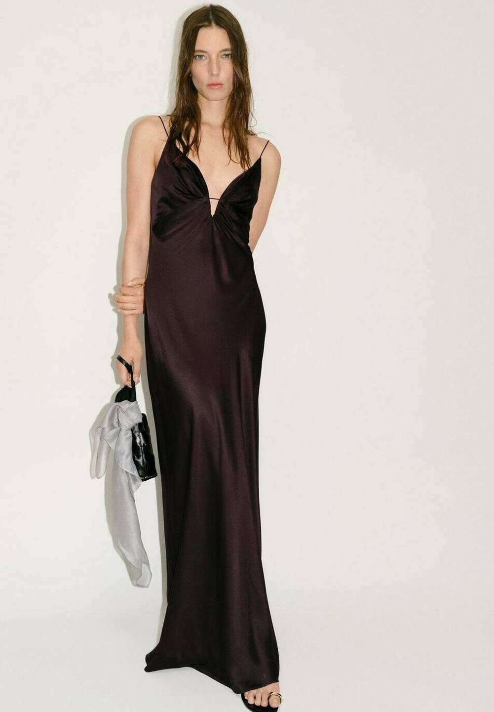 Платье VICTORIA Mango, коричневый
Платье VICTORIA Mango, коричневый