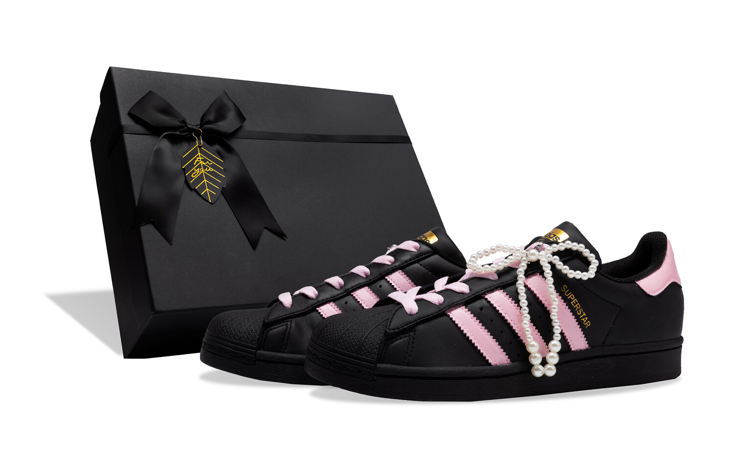 Кроссовки для скейтбординга Superstar, унисекс, низкие, черный/розовый Adidas Originals
Кроссовки для скейтбординга Superstar, унисекс, низкие, черный/розовый Adidas Originals