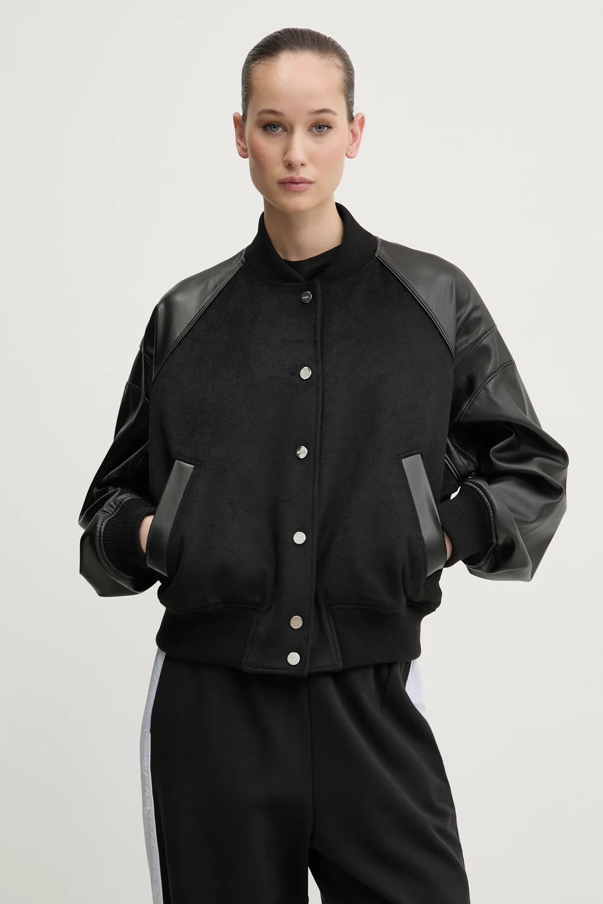 Куртка-бомбер из смесовой шерсти Hugo, черный
Куртка-бомбер из смесовой шерсти Hugo, черный