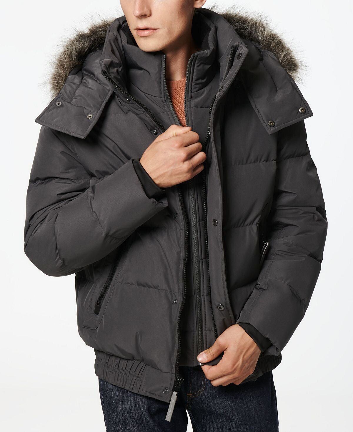 Мужская куртка-бомбер на пуху Umbra Marc New York
Мужская куртка-бомбер на пуху Umbra Marc New York