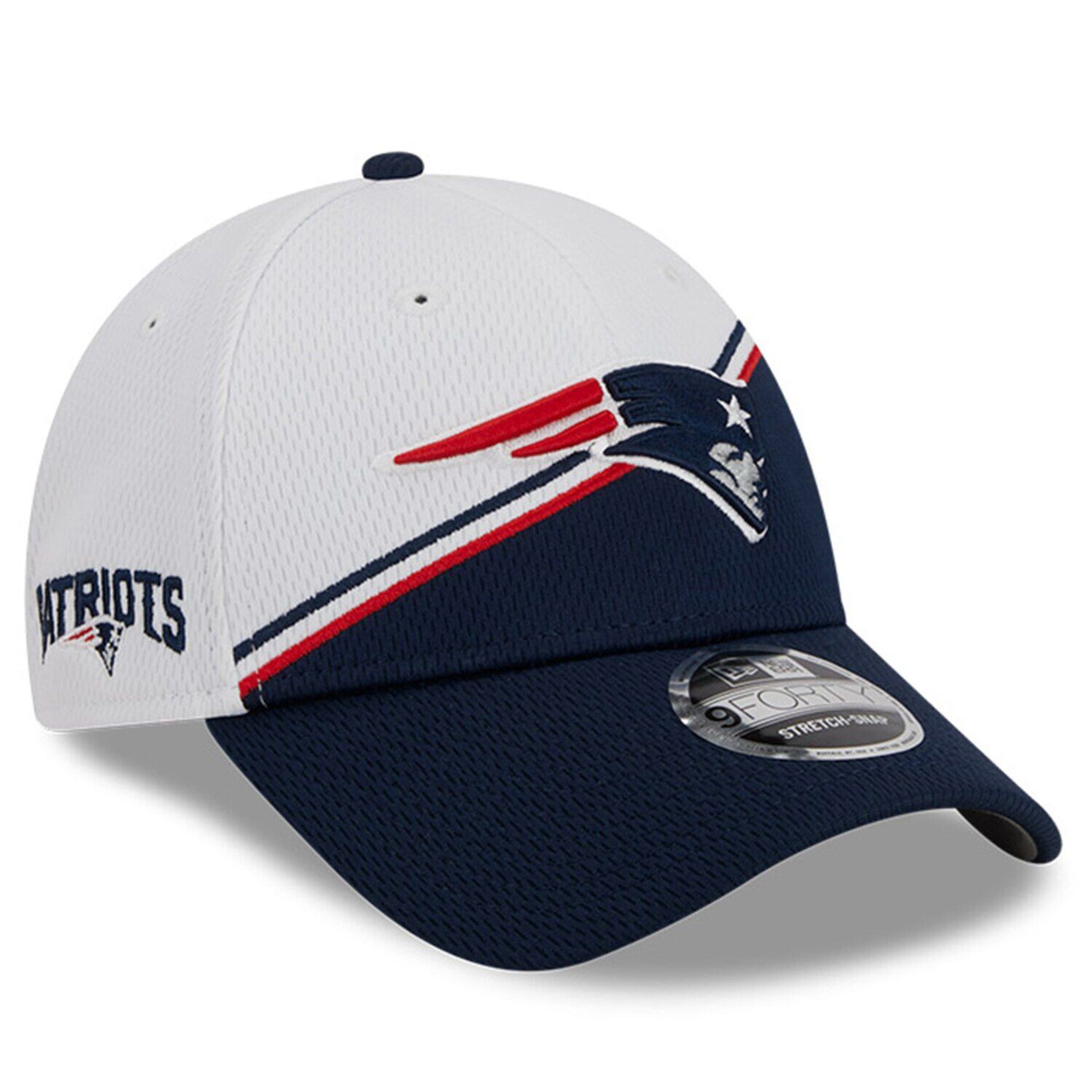 Мужская регулируемая кепка New Era White/темно-синяя New England Patriots 2023 Sideline 9FORTY 
Мужская регулируемая кепка New Era White/темно-синяя New England Patriots 2023 Sideline 9FORTY