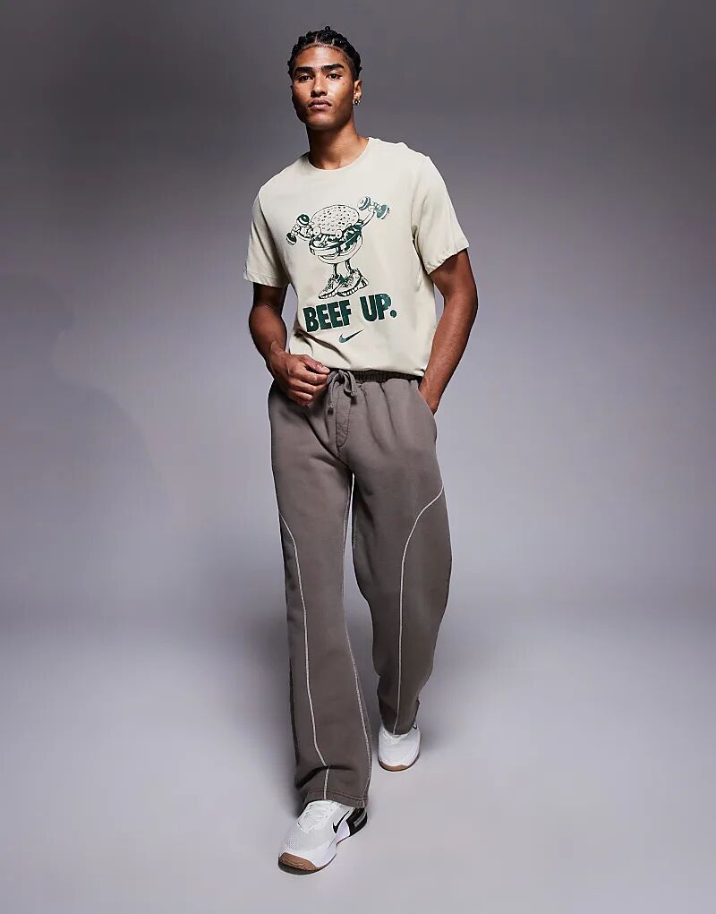 Спортивные брюки прямого кроя Good For Nothing коричневого цвета с контрастной оверлочной строчкой
Спортивные брюки прямого кроя Good For Nothing коричневого цвета с контрастной оверлочной строчкой