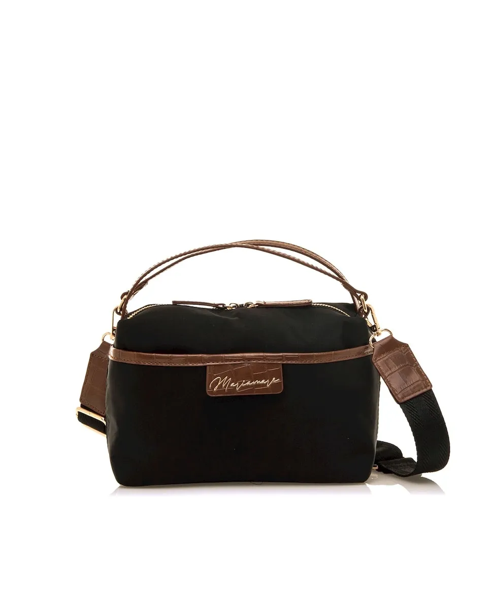 Женская сумка-бандо в компактном стиле с золотыми деталями Mariamare, черный
Женская сумка-бандо в компактном стиле с золотыми деталями Mariamare, черный