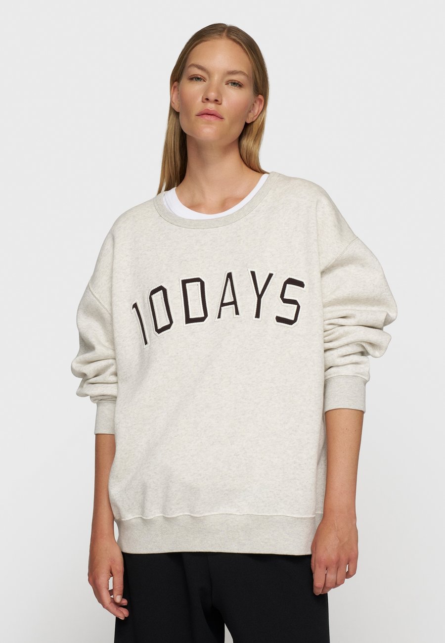 Толстовка 10DAYS Sweatshirt, Soft White Melee/Off-White
Толстовка 10DAYS Sweatshirt, Soft White Melee/Off-White