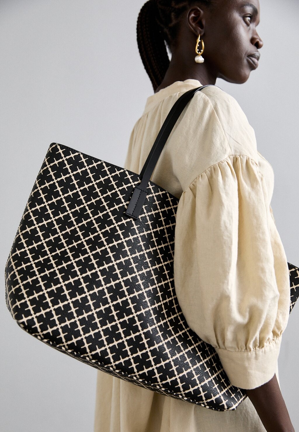 Сумка для покупок ABIGAIL By Malene Birger, черный
Сумка для покупок ABIGAIL By Malene Birger, черный