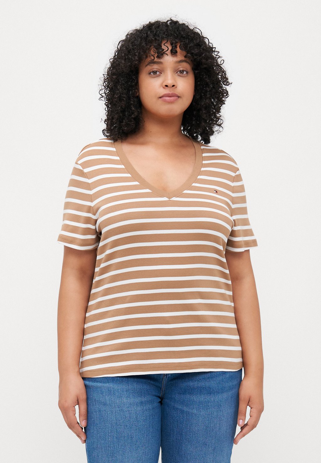 Футболка с принтом SLIM CODY Tommy Hilfiger Curve, бежевый
Футболка с принтом SLIM CODY Tommy Hilfiger Curve, бежевый