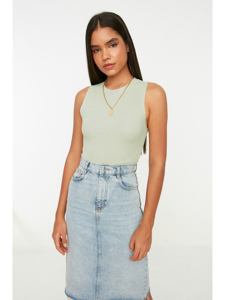 Топ trendyol, светло-зеленый
Топ trendyol, светло-зеленый