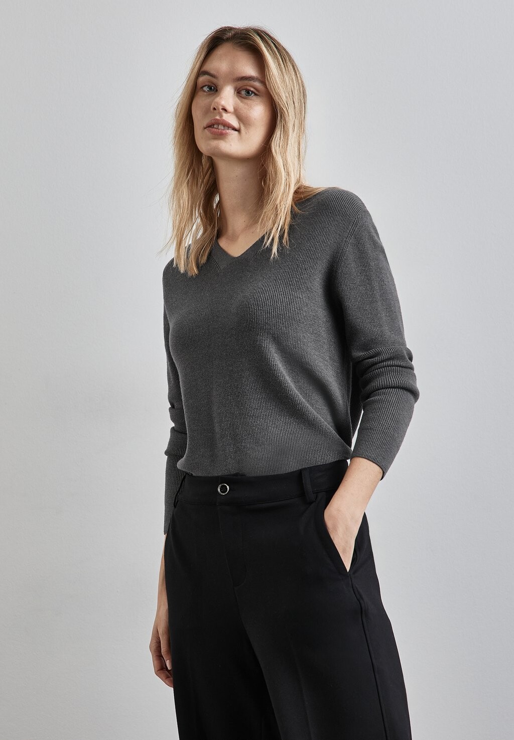 Джемпер BASIC Street One, серый
Джемпер BASIC Street One, серый